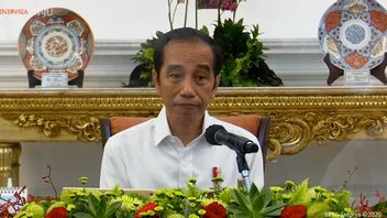 Jokowi Minta Daerah Lain Tiru Bekasi dalam Vaksinasi, Gunakan Lapangan Bola