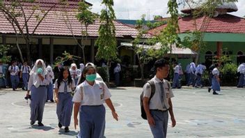 سوء إدارة PPDB 4 SMAN في جنوب سومطرة ، أمين المظالم طلب 4 Kepsek Disanksi Pj الحاكم Agus