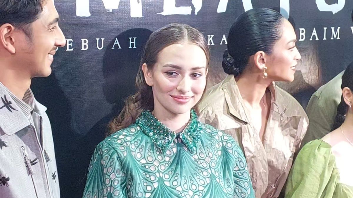 Indonesian Film Debut, Anna Jobling Groomed for 3 Hours Every Day for Ghost Role