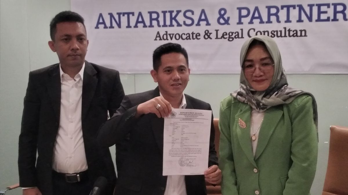 Viral Feby Sharon Mengaku Istri Mantan Kapolres Muara Erim, Aris Rusdiantio Muncul Bersama Istri Sah