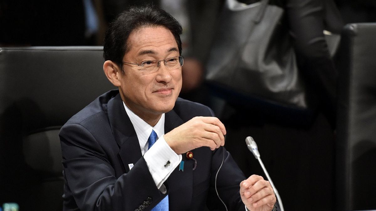 日本の首相に正式に就任、岸田文雄外務大臣と防衛大臣の召