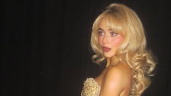 كشفت سابرينا كاربنتر عن طريقة سهلة لكتابة أغاني ناجحة