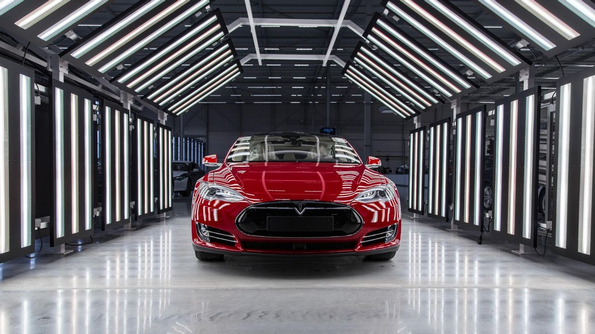 Pintu Model S Terkunci saat Kebakaran, Tesla Digugat atas Kematian 5 Penumpang