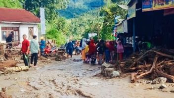 纳甘拉亚亚齐的山洪暴发,数十所房屋受损