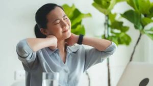 Cara Mengatasi Leher Sakit saat Menoleh, Bisa Dilakukan Mandiri di Rumah