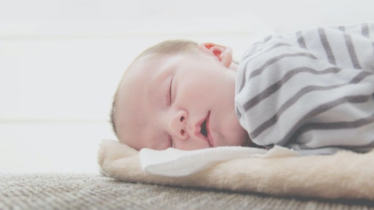 学习6个月大婴儿的睡眠模式