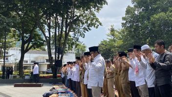 Bandung City Government Holds Istisqa Prayer With ASN