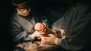 Wacana Dokter Umum Lakukan Operasi Caesar adalah Keliru Besar