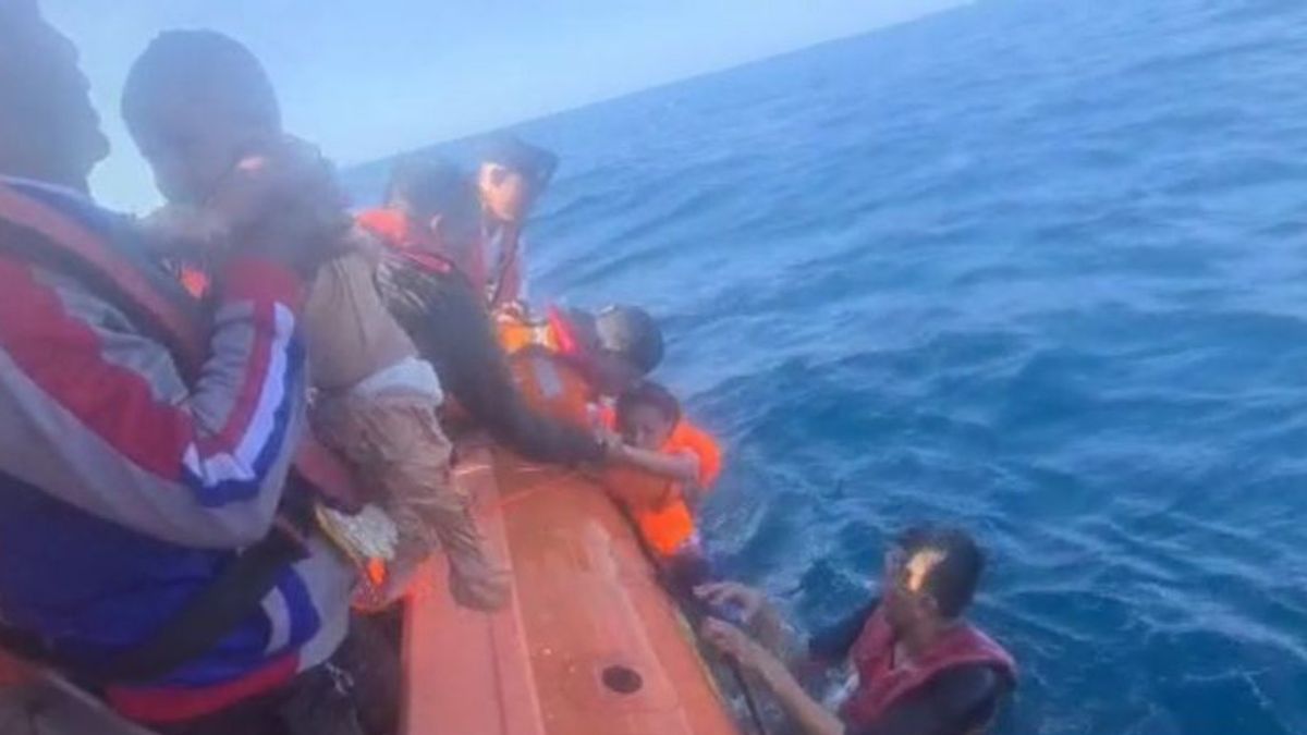 2 People DIEd, The SAR Team Was Still Looking For Dozens Of Victims Of The Cantika Express Ship On Fire In NTT