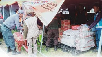 Jasa Marga distribue de l’aide aux victimes du vent de Puting Beliung à Sumedang-Bandung