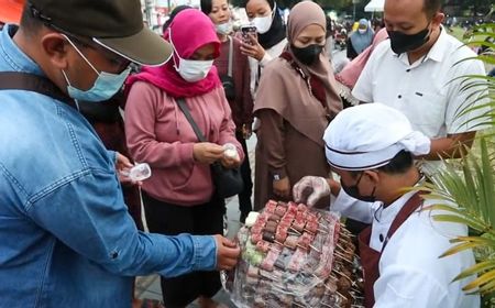 Lapak Ganjar Bikin Camilan Marshmellow yang Viral di Yogya Makin Hits