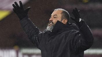 Wolves Manager Nuno Espirito Accusé Par La FA Pour Arbitrage Critique