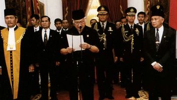 苏哈托在担任印度尼西亚总统32年后于1998年5月21日辞去印尼总统职务