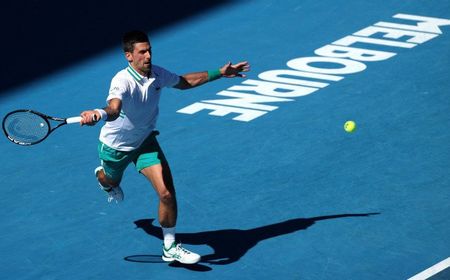 Otot Perut Diduga Robek, Djokovic Ambil Risiko Lanjutkan Kiprah di Australian Open