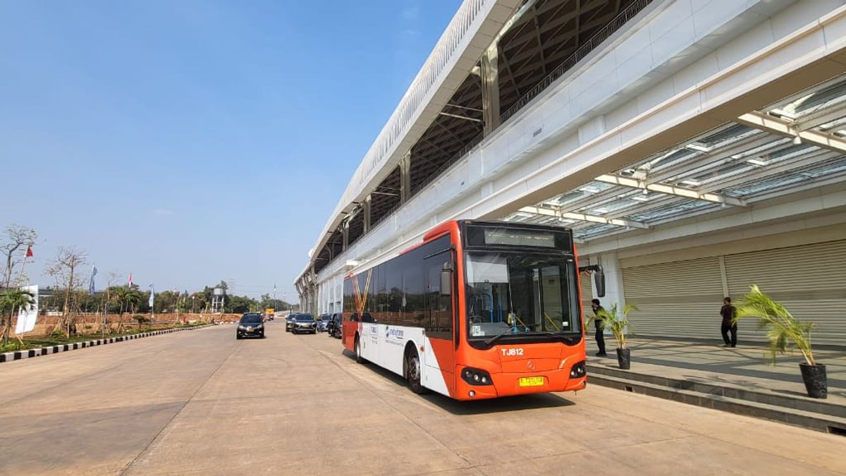 Fast Train Passengers Are Getting Easier To Access Halim Stations Through New Transjakarta Route Trials