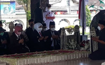 Khofifah Ziarah ke Makam Bung Karno Jelang HUT Jatim