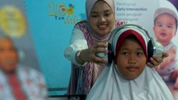 Sering Pakai Earphone? Ini Dampak Buruknya bagi Kesehatan Telinga