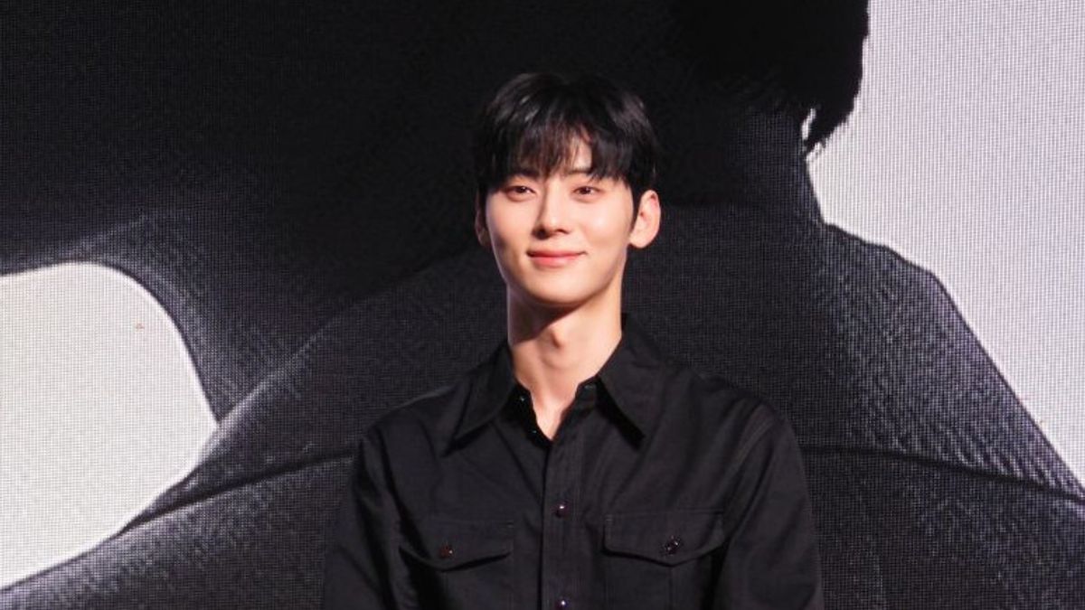 Ahead Of Tonight's First Concert, Minhyun Admits He's Nervous About Appearing Solo In Indonesia