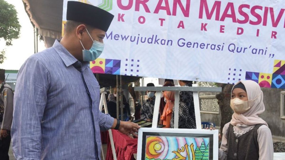 Wali Kota Kediri Puji Karya Kaligrafi Peserta Quran Massive