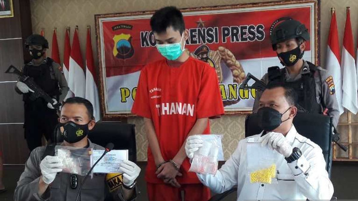 Polres Temanggung Tahan Pemilik Ratusan Butir Pil Koplo
