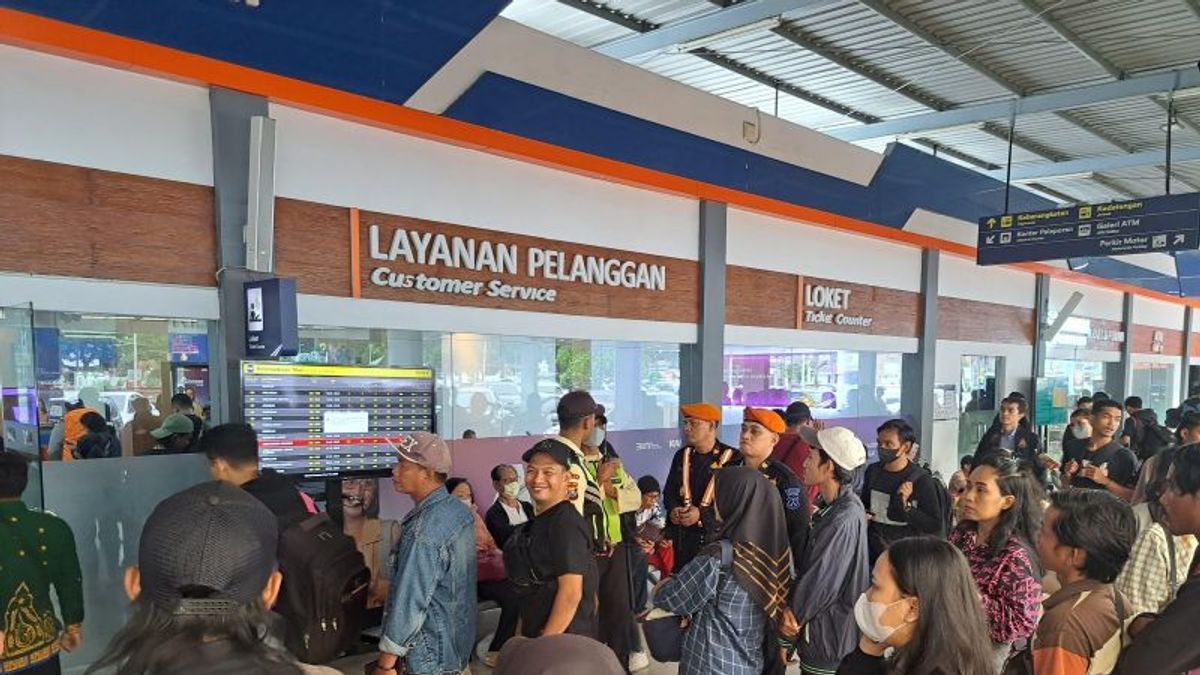 654 passagers de train de Surabaya n’ont pas réussi à partir après l’inondation de Semarang