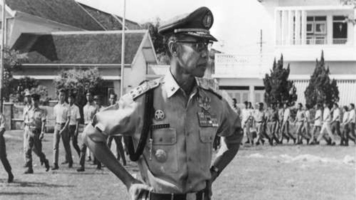 The Role Of General Hoegeng Imam Santoso When Acting Head Of Immigration Department