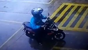 Jalan Sepi karena Hujan, Dua Pencuri Bawa Kabur Motor Karyawan Alfamart 