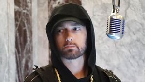 Lewat Album Barunya, Eminem Minta Maaf kepada Rihanna