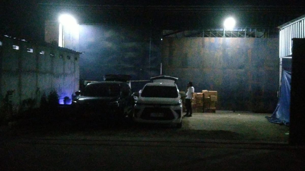 Ministry Of Trade Raids Illegal Oil Warehouse In Tangerang