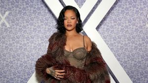 Rihanna Comeback After Three Years Through Single Friends Of Mine