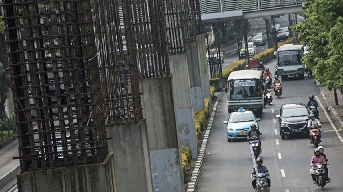 Pramono Surati Adhi Karya, Minta Bongkar Tiang Monorel Mangkrak 
