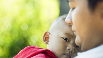 Pertolongan Pertama Anak Tersedak: Tenang! dan Ikuti Tatacara Berikut