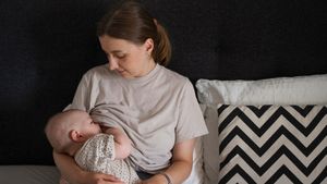 When And How Many Times Should Breastfeed? Check Out Guidelines For Mothers From Born To 2 Years