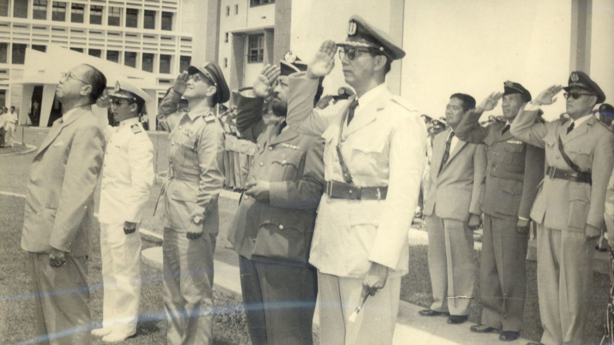 The Story Of The First National Police Chief General Soekanto Asks For Indonesian Blessings To Stay Free To Pope Pius XII