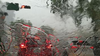 2024年の最終日のインドネシアの一部の地域の天気予報は雨が降ると予測されています