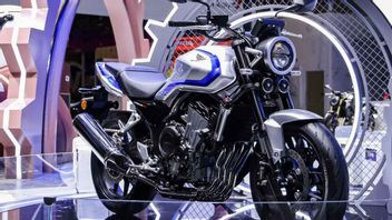 Honda CB500 Super Four Becomes the Spotlight, the Successor to the Legendary CB400SF
