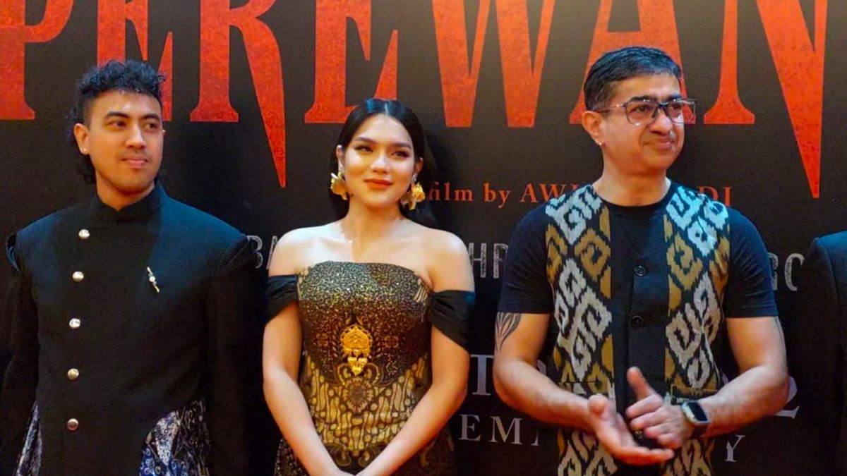 Davina Karamoy Ditantang Bawa Mobil Kopling untuk Film Perewangan