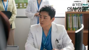 <i>Soundtrack</i> Drama <i>Hospital Playlist</i> yang Dinyanyikan Jo Jung Suk Laris Manis