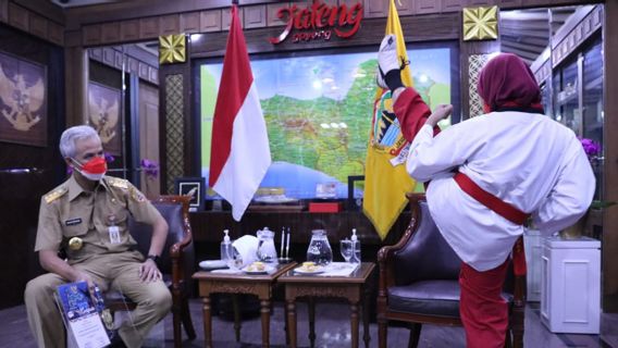 5 Elementary School Boy Shows Taekwondo Kick In Front Of Ganjar Pranowo, 'Wow, Danger, Cool'