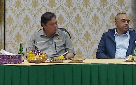 Gelar Simulasi Program Makan Siang Gratis, Airlangga Bantah Dana dari Pemerintah