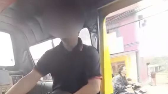 Pelaku Eksibisionis di Dalam Angkot Cikupa Mengaku Sering Ditinggal Istri, Lalu Nonton Film Dewasa