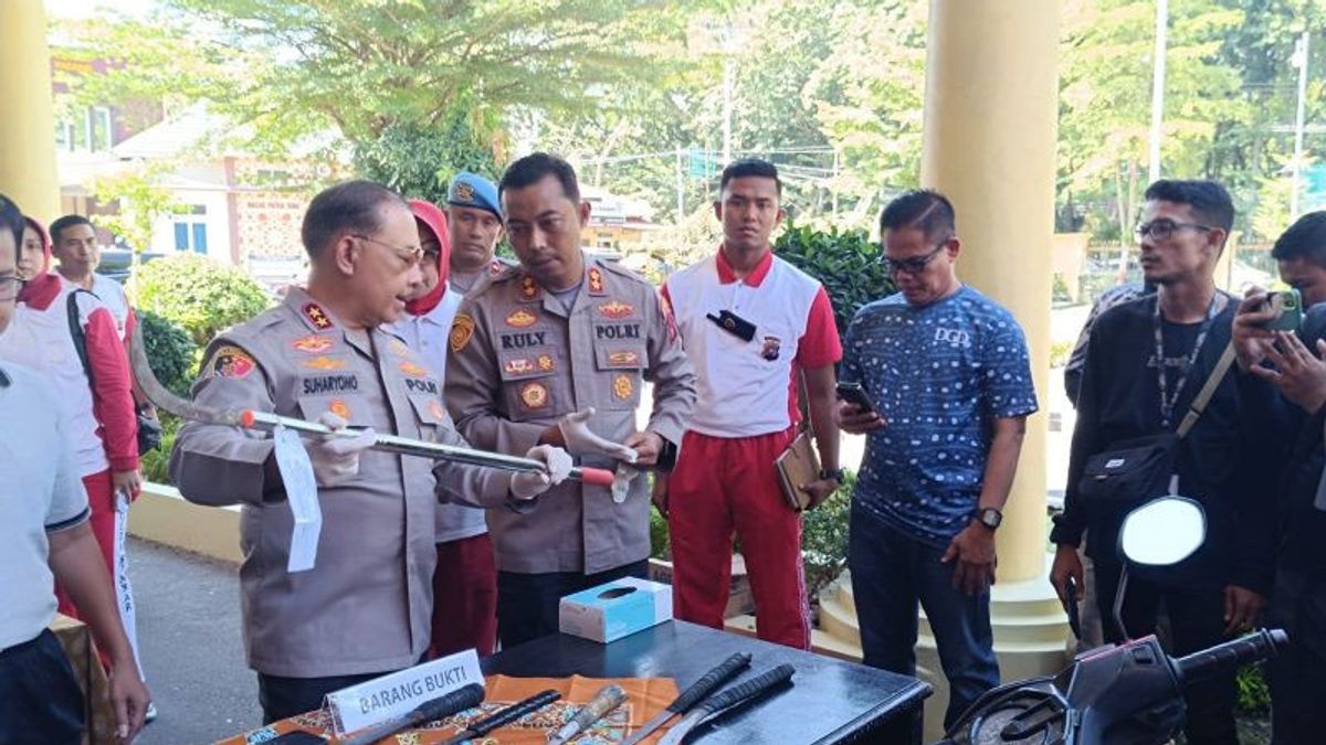 سومبار - وعد رئيس شرطة غرب سومطرة بتحقيق في قضية وفاة مراهق يشتبه في تعرضه لسوء المعاملة من قبل الشرطة