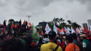 Ratusan Buruh Demo UU Ciptaker di Depan Gedung DPR, KSPI: Bukan Hanya di Jakarta Saja, Tapi Serentak di 34 Provinsi 