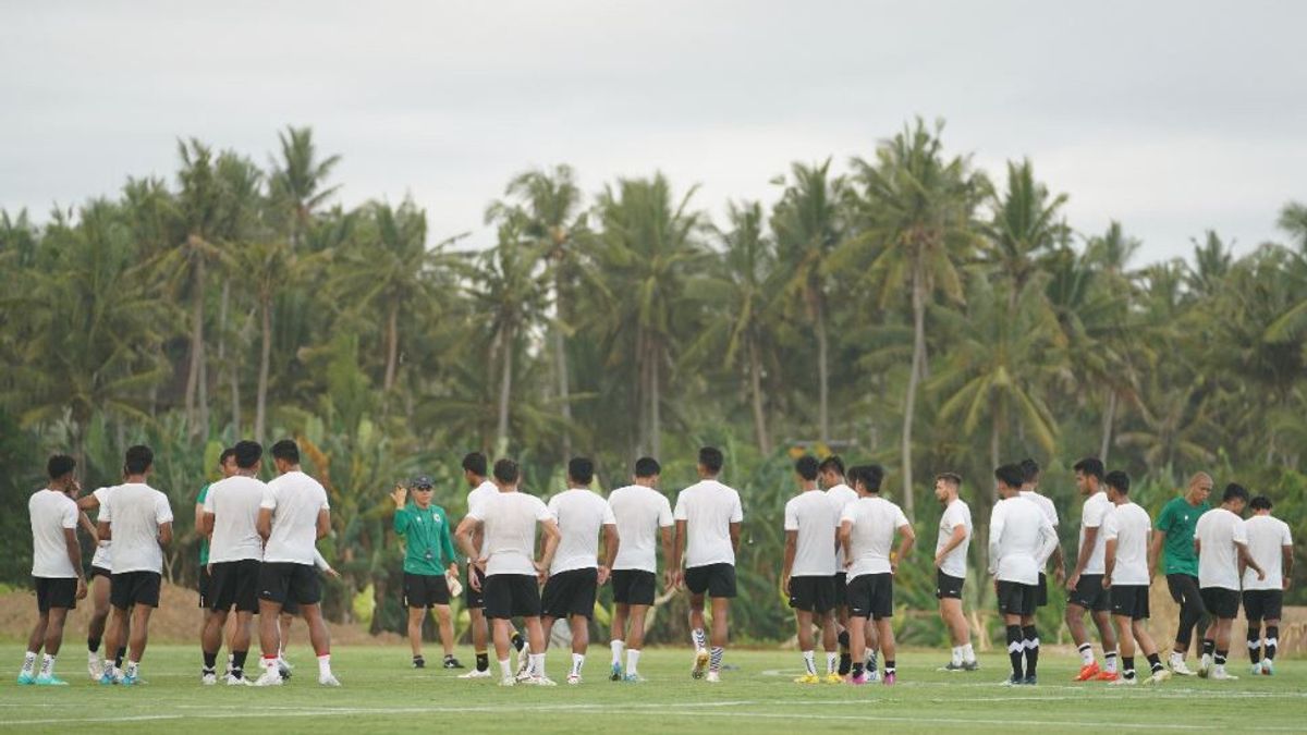 يقول شين تاي يونغ إن لاعبي المنتخب الوطني الإندونيسي يجب أن يردوا الجميل لمن؟
