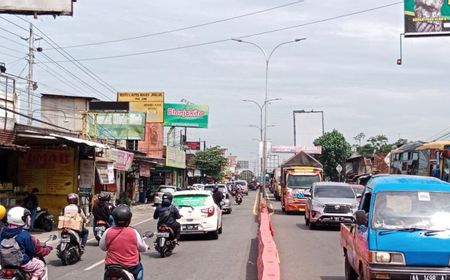 H-3 Lebaran Arus Lalu Lintas di Jalan Wates Ramai Lancar