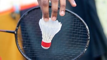 Badminton Service Rules: Mandatory Tau Beginners