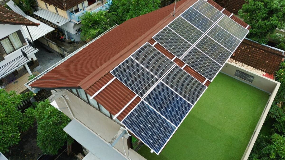 巴厘岛总督拆除SE PLTS屋顶，要求酒店和餐馆安装面板