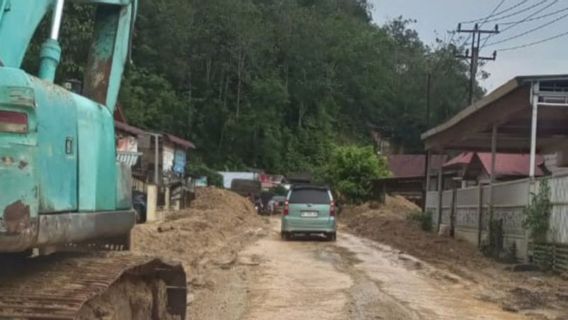 خسائر بسبب الفيضانات والانهيارات الأرضية على الساحل الجنوبي تصل إلى 1 تريليون روبية إندونيسية