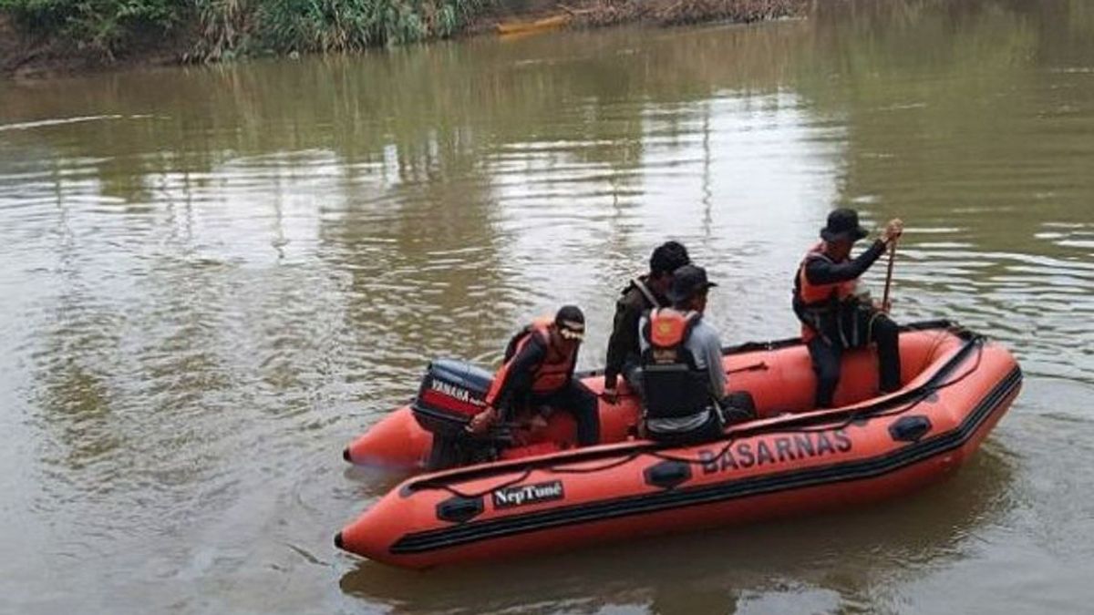 バサルナス、パメカサンの住民が川流に引きずられているのを見つける