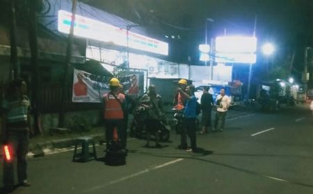 Polisi Sebut Kabel Menjuntai di Palmerah Ternyata Milik Telkom yang Ditabrak Truk Fuso Saat Melintas